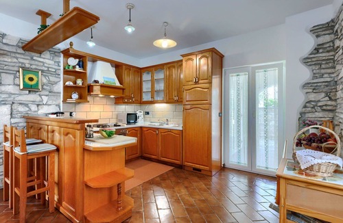 Trgetari House | Stunning private villa for 8 guests with A/C, private pool, WIFI, TV and terrace