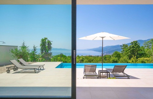 Kastav Villa | Stunning private villa for 8 guests with A/C, hot tub, private pool, WIFI, TV and terrace