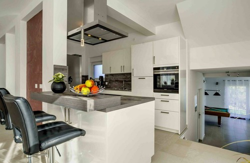 Mihotici House | Stunning private villa for 16 people with A/C, hot tub, private pool, WIFI, TV and terrace