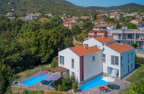 Mihotici House | Stunning private villa for 16 people with A/C, hot tub, private pool, WIFI, TV and terrace
