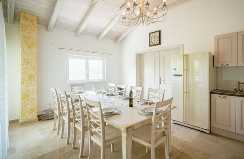 Buzet House | Stunning private villa for 14 guests with WIFI, private pool, A/C, TV and terrace