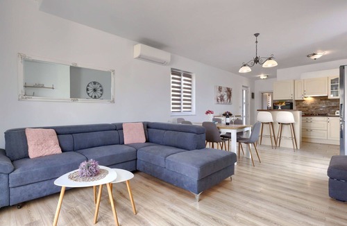 Krnica House | Stunning private villa for 5 guests with A/C, WIFI, private pool, TV and terrace