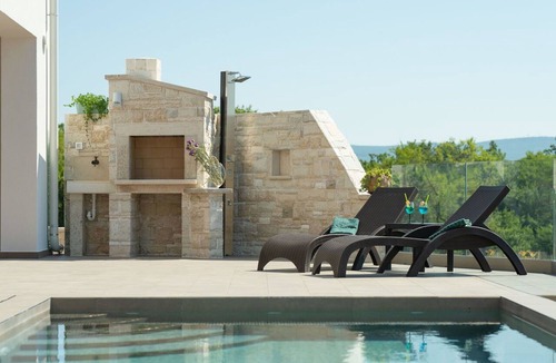 Krnica Villa | Stunning private villa for 7 guests with A/C, WIFI, private pool, TV, terrace and pets allowed