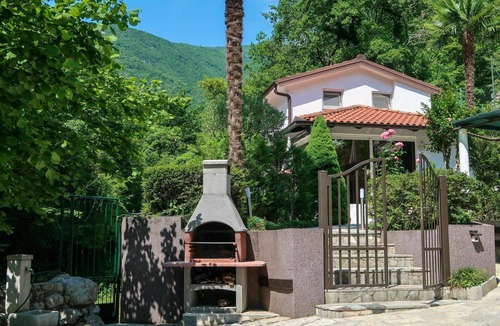 Medveja House | Stunning private villa for 5 guests with A/C, pool, WIFI, TV and terrace
