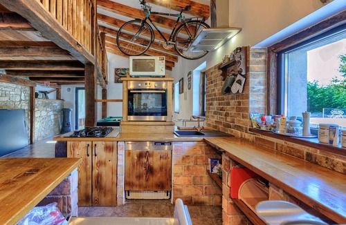Gradinje Villa | Stunning private villa with A/C, private pool, WIFI, TV, terrace, pets allowed and panoramic view