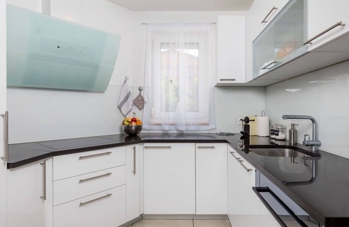 Veljun Primorski House | Stunning private villa with A/C, private pool, hot tub, WIFI, TV, terrace and pets allowed