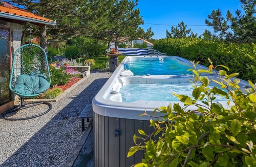 Vratarusa House | Stunning private villa with A/C, private pool, WIFI, hot tub, TV, terrace and panoramic view