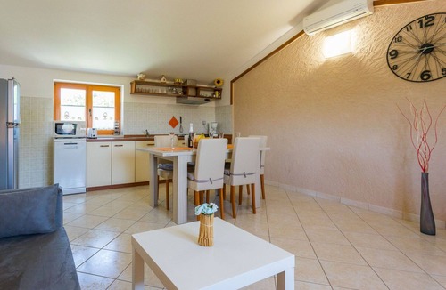 Marceljani House | Stunning villa for 8 guests with A/C, WIFI, private pool, TV and terrace