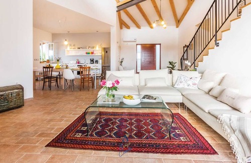 Pinezici Villa | Stylish family villa close to the beach