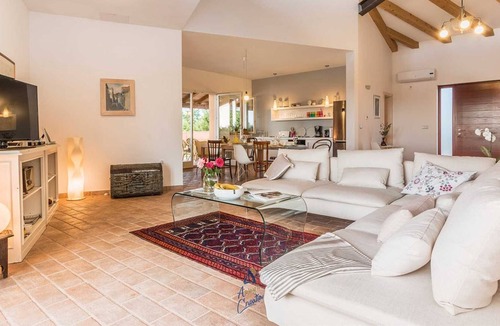 Pinezici Villa | Stylish family villa close to the beach