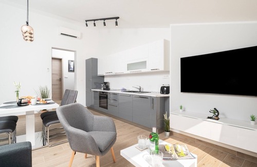 Presika Apartment | Stylish Two Bedroom Apartment in Labin - Two Bedroom Apartment with Terrace