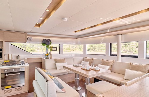 Alimos Boat Rental | Sun-Kissed Sailing Adventure in Islas Sarónicas