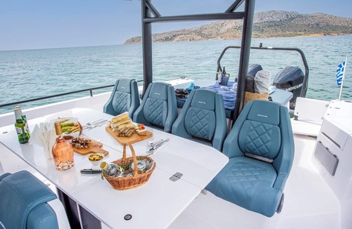 Paros Boat Rental | Sun-Kissed Sailing Adventure in the Stunning Islas Cícladas