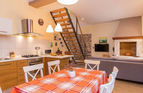 Valdebek House | Sunny villa with private pool and WiFi