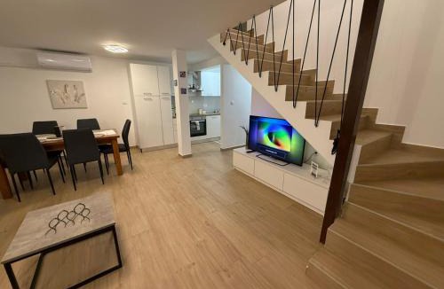 Sodici Apartment | Sunset Coast Apartment