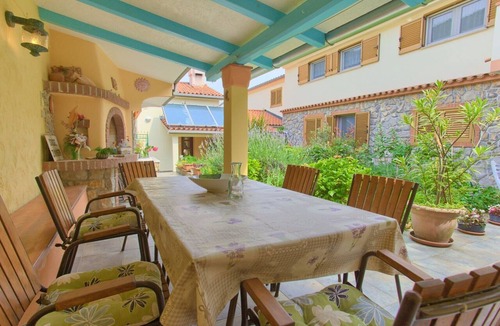 Tulisevica Apartment | Superb Lovran Apartments with Sea Views - One Bedroom Apartment with Balcony