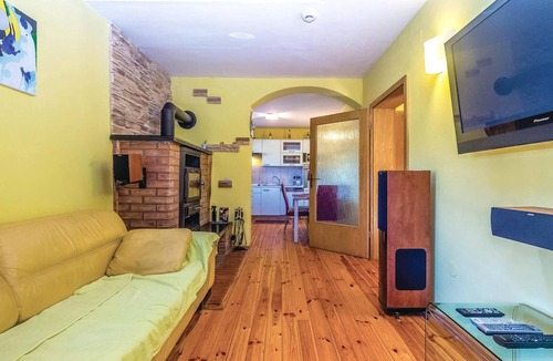 Fuzine House | Surrounded by nature, this friendly wooden house welcomes you in Belo Selo.