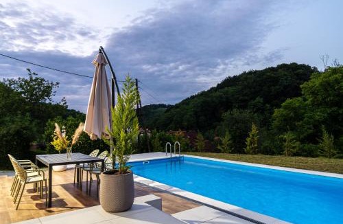 Zabok House | T Lodge - Holiday home in nature
