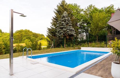 Zabok House | T Lodge - Holiday home in nature