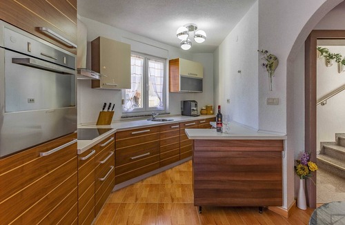 Medulin House | The cottage is suitable for up to 10 people.