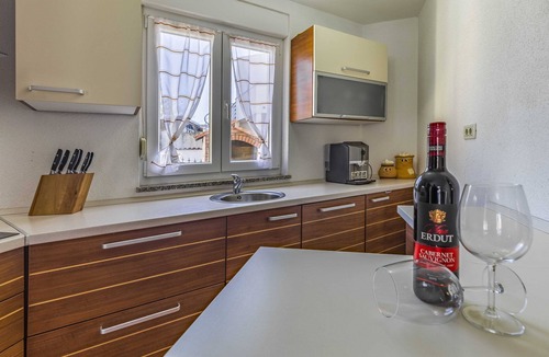 Medulin House | The cottage is suitable for up to 10 people.