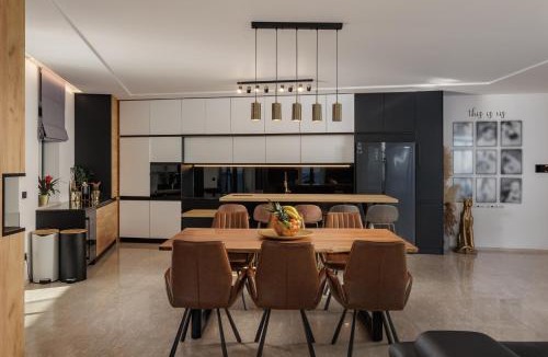 Volosko Apartment | The Flat Opatija - Penthouse with pool, barbecue & more