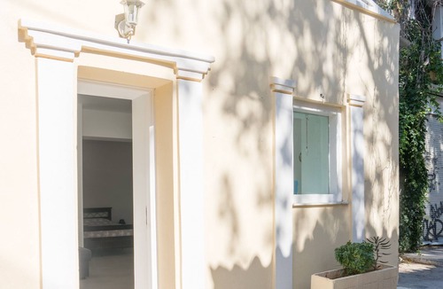 Thissio House | The Little Prince by JJ Hospitality
