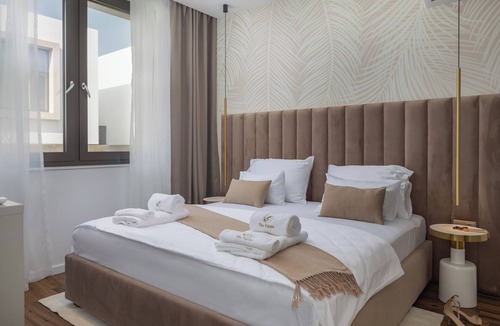 Kraj Resort | The Palms Resort 2BR Villa Dream Four with Pool
