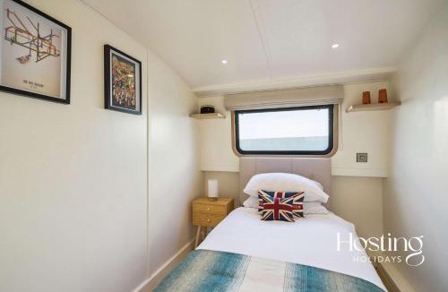 Limehouse Boat Rental | The Pemberley - Luxury 2 Bed Houseboat