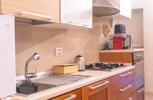Abbadesse Apartment | The wine cave Stylish 110sqm Flat, Strong WiFi, AC, Milan Central Station