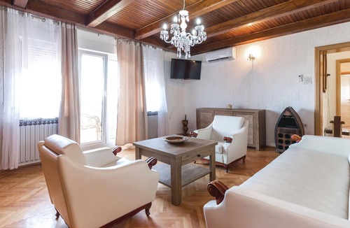 Zurkovo Apartment | These functional apartments are located in Kostrena, not far from the town of Crikvenica.