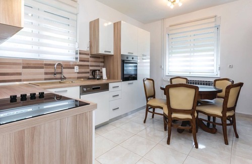Zurkovo Apartment | These functional apartments are located in Kostrena, not far from the town of Crikvenica.