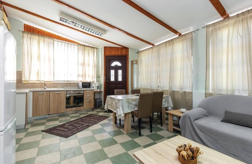 Zurkovo House | This attractive apartment is located in Kostrena, right by the sea and also not far from Crikvenica.