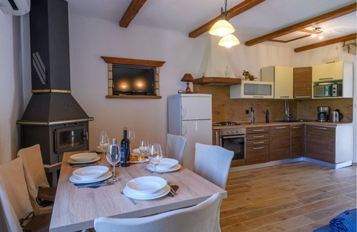 Kunj House | This beautiful vacation house with pool and large garden is located in the small Istrian village Kun