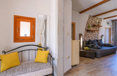 Kunj House | This beautiful vacation house with pool and large garden is located in the small Istrian village Kun
