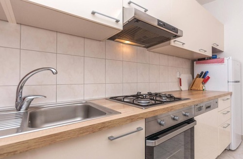 Nadin House | This stone holiday house is located in the old village core of Nadin.