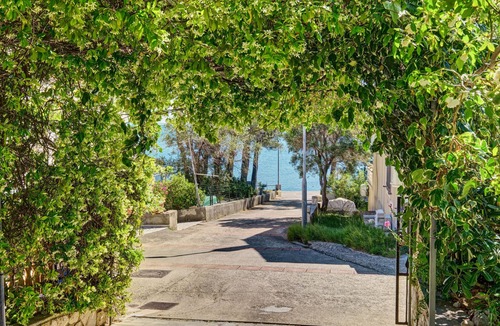 Martinscica Apartment | Three bedroom apartment with balcony and sea view Martinšćica (Cres) (A-23222-a)