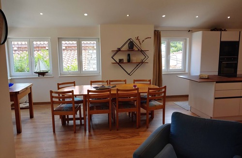 Stomorska Apartment | Three bedroom apartment near beach Stomorska, Šolta (A-27653-a)