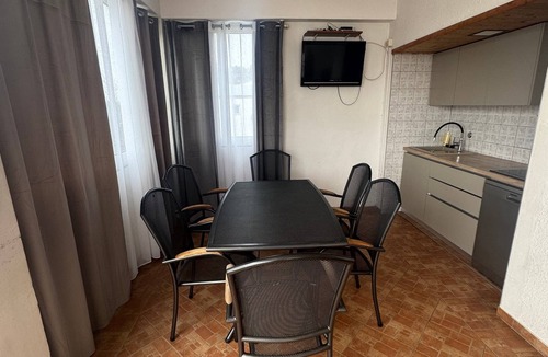 Seline Apartment | Three bedroom apartment near beach Seline, Paklenica (A-6528-a)