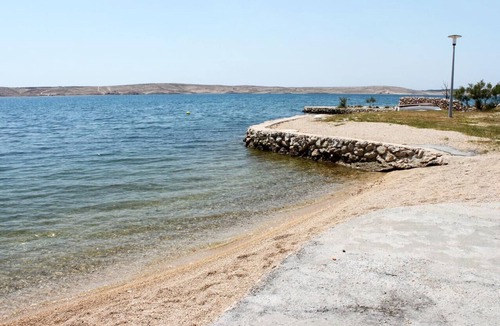 Kustici Apartment | Three bedroom apartment near beach Kustići, Pag (A-6355-a)