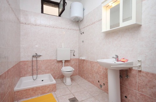 Metajna Apartment | Three bedroom apartment with terrace and sea view Metajna, Pag (A-6423-a)