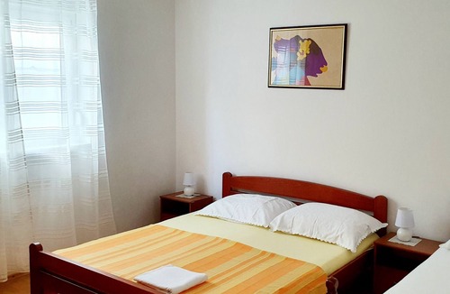 Metajna Apartment | Three bedroom apartment with terrace and sea view Metajna, Pag (A-6423-a)