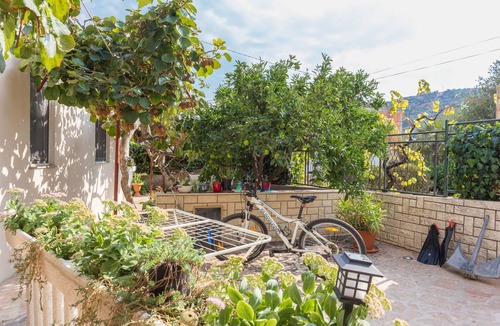 Marina Apartment | Three bedroom apartment with terrace Marina, Trogir (A-5953-b)
