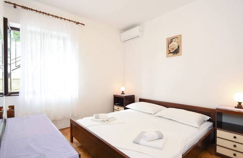 Marusici Apartment | Three bedroom apartment with terrace and sea view Marušići, Omiš (A-10009-c)