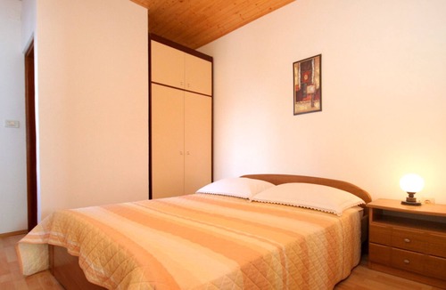 Marusici Apartment | Three bedroom apartment with terrace and sea view Marušići, Omiš (A-10009-c)