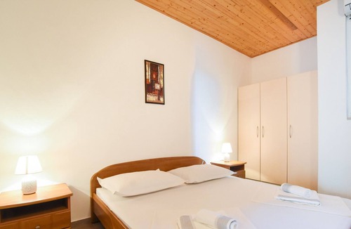 Marusici Apartment | Three bedroom apartment with terrace and sea view Marušići, Omiš (A-10009-c)