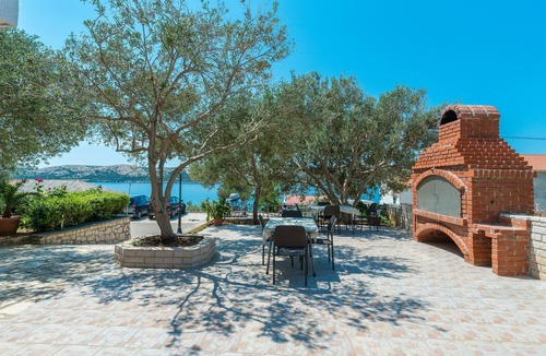 Stara Novalja Apartment | Three bedroom apartment with terrace and sea view Stara Novalja, Pag (A-6319-c)