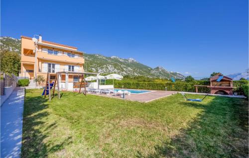Ostrvica Apartment | Three-Bedroom Apartment In Donja Ostrvica
