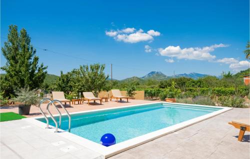 Sestanovac Apartment | Three-Bedroom Apartment In Kresevo