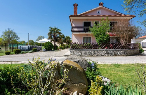 Polje Cepic Apartment | Three bedroom apartment with a swimming pool Čepić, Central Istria - Središnja Istra (A-11636-a)